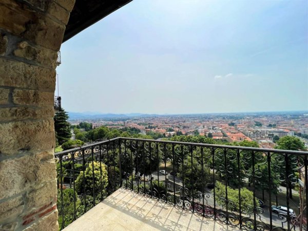 appartamento in vendita a Bergamo in zona Città Alta