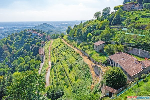 villa in vendita a Bergamo in zona Città Alta