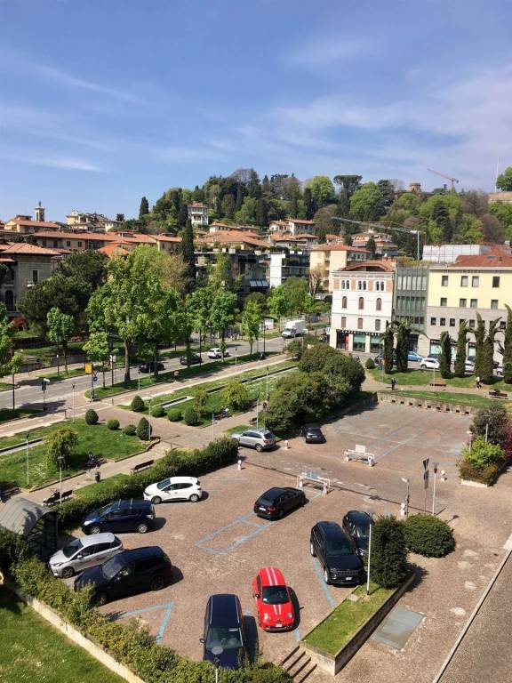 ufficio in vendita a Bergamo in zona Bergamo Centro