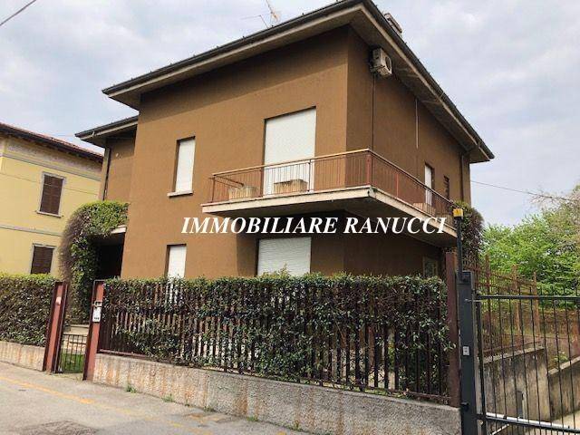 casa indipendente in vendita a Bergamo in zona Borgo Palazzo