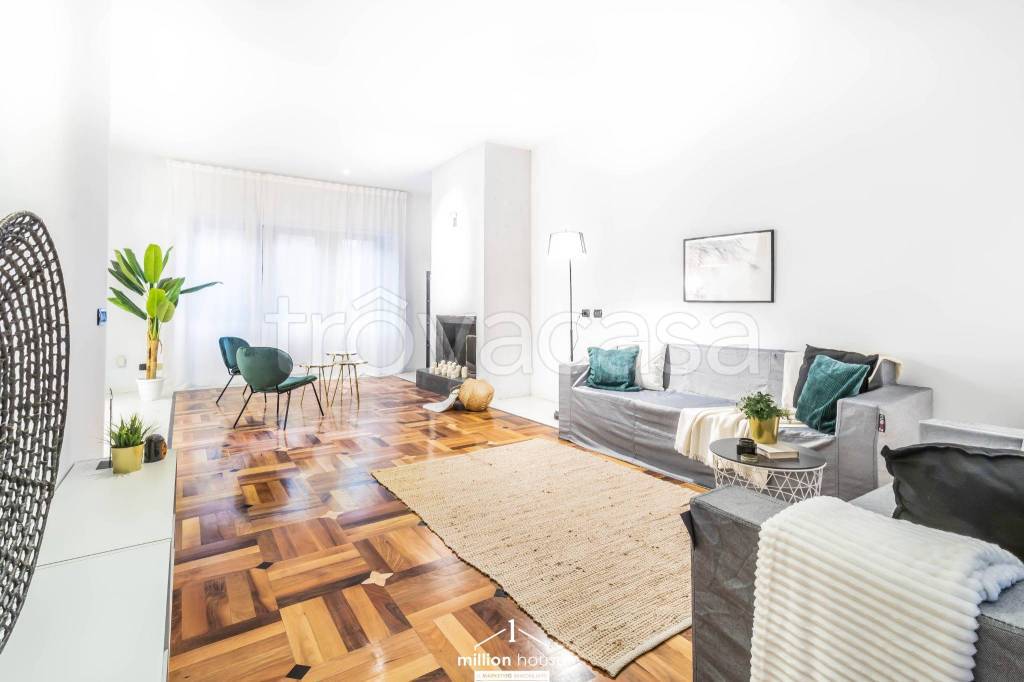 casa indipendente in vendita a Bergamo in zona Città Alta