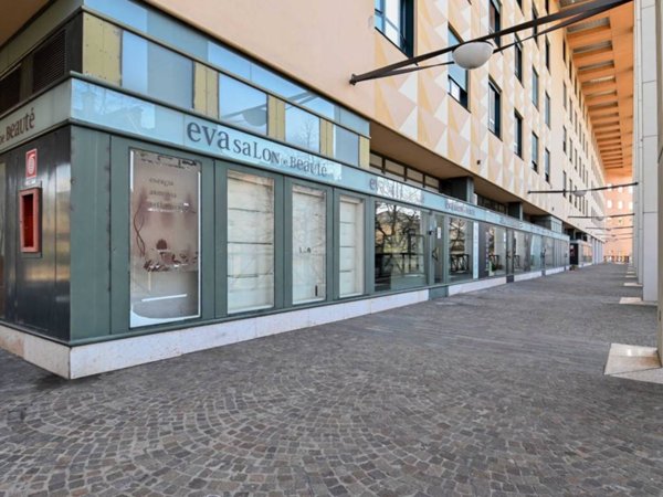 locale commerciale in vendita a Bergamo in zona Borgo Palazzo