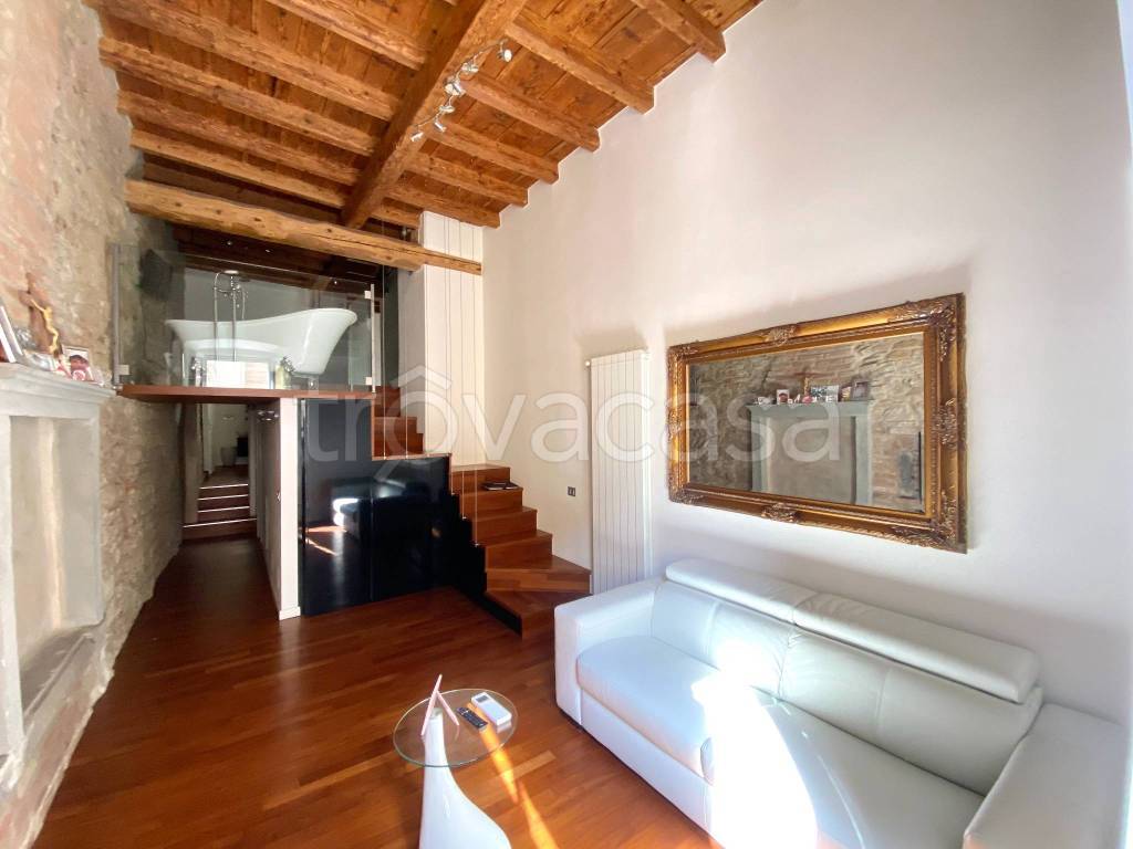 appartamento in vendita a Bergamo in zona Borgo Canale