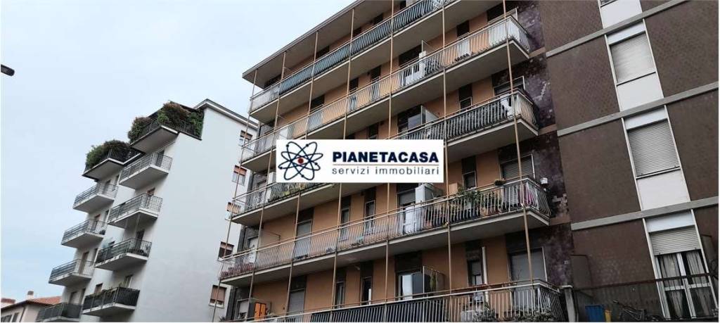 locale di sgombero in vendita a Bergamo in zona Canovine