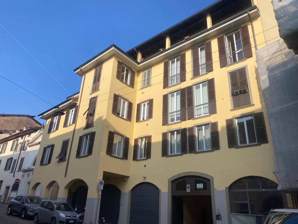 appartamento in vendita a Bergamo in zona Borgo Pignolo