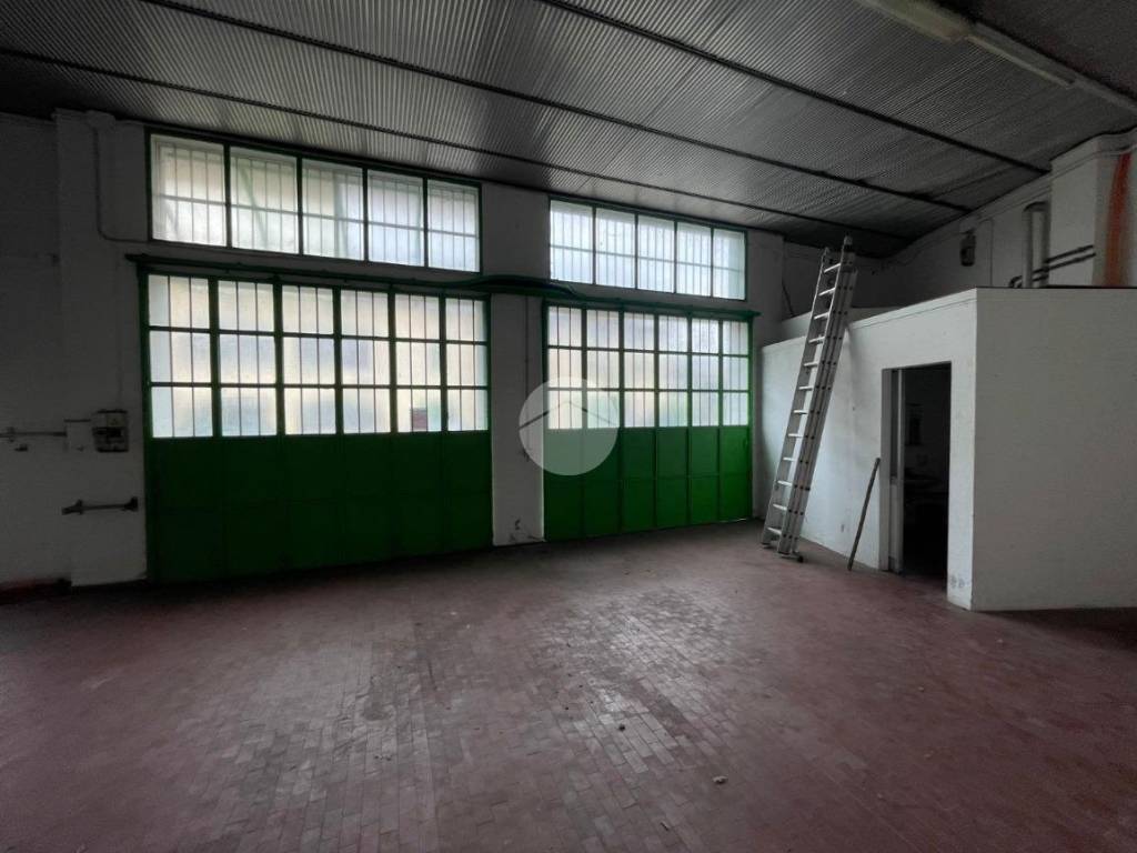 locale commerciale in vendita a Bergamo in zona Malpensata