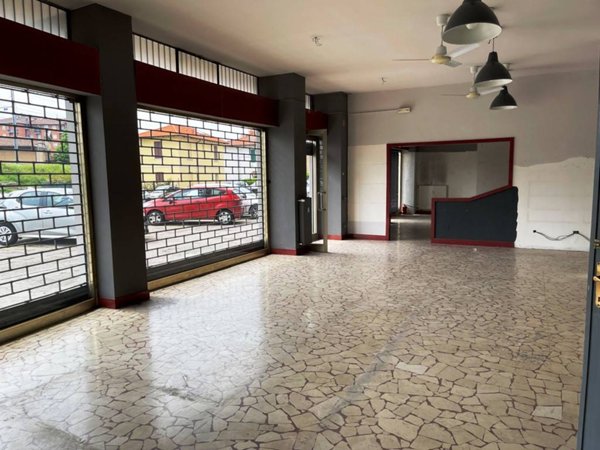 negozio in vendita a Bergamo in zona Borgo Palazzo