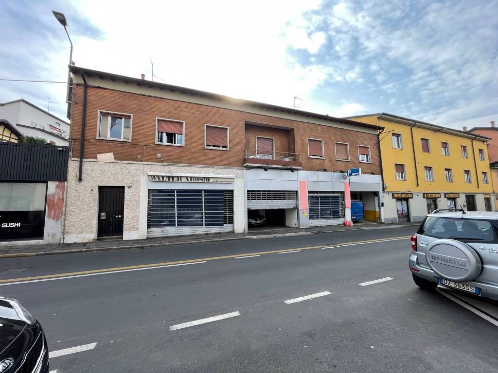 negozio in vendita a Bergamo in zona Bergamo Centro