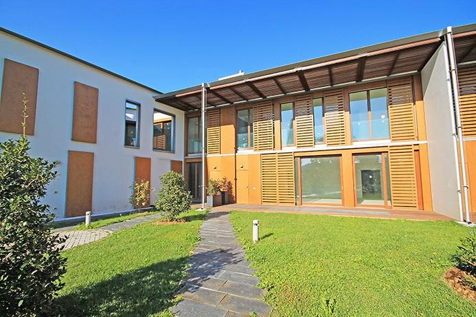 casa indipendente in vendita a Bergamo in zona Redona
