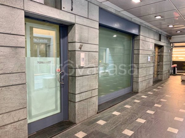 negozio in vendita a Bergamo in zona Bergamo Centro