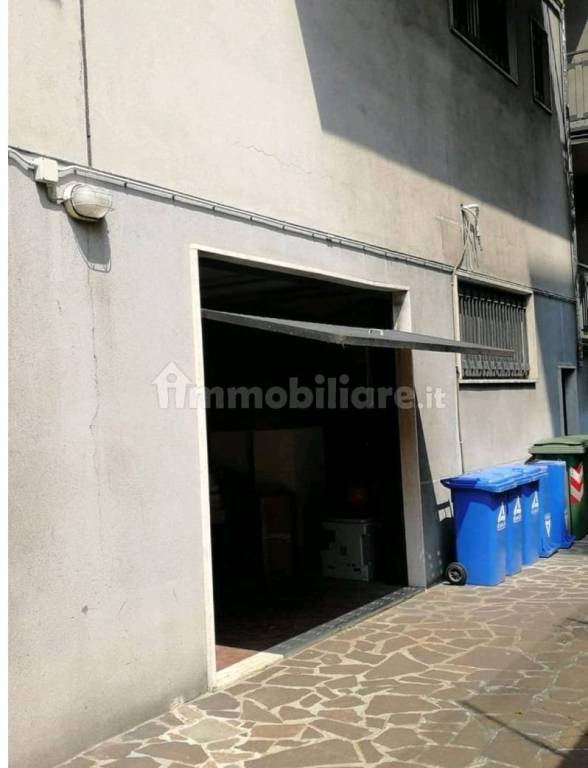 locale commerciale in vendita a Bergamo in zona Città Alta