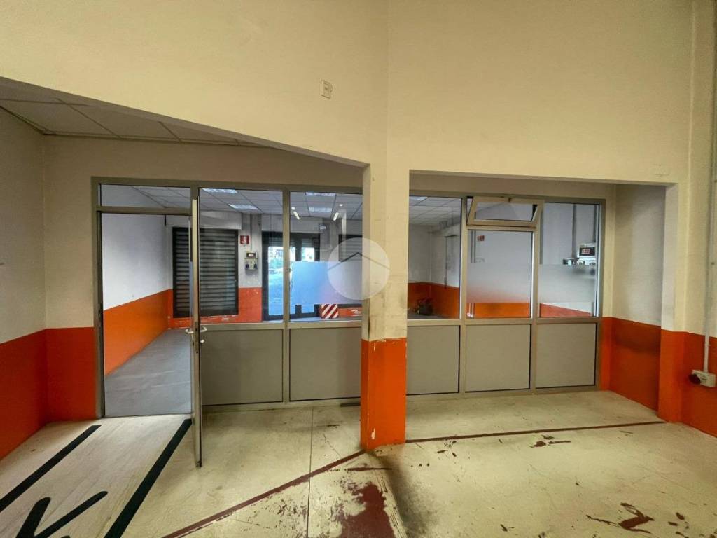 locale commerciale in vendita a Bergamo in zona Malpensata