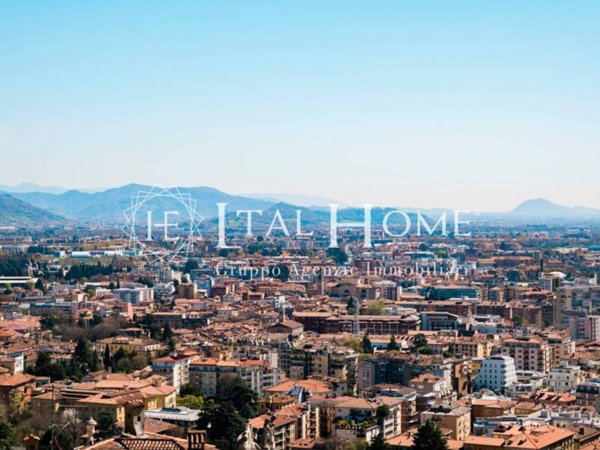 appartamento in vendita a Bergamo in zona Città Alta