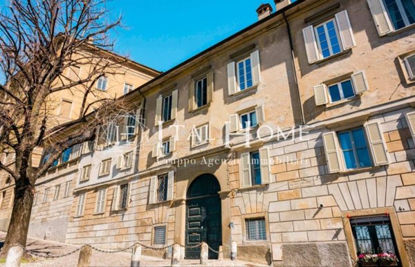appartamento in vendita a Bergamo in zona Città Alta