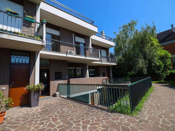 casa indipendente in vendita a Bergamo in zona Borgo Santa Caterina