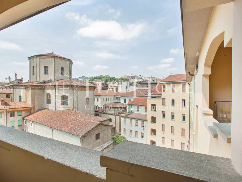 appartamento in vendita a Bergamo in zona Bergamo Centro