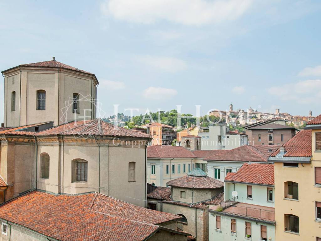 appartamento in vendita a Bergamo in zona Bergamo Centro