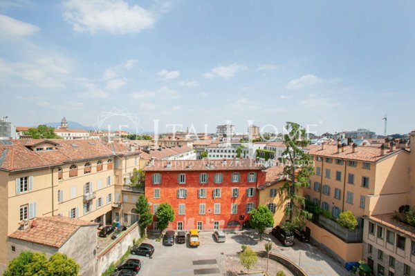appartamento in vendita a Bergamo in zona Bergamo Centro