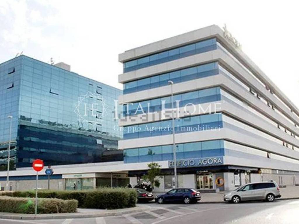 ufficio in vendita a Bergamo in zona Redona