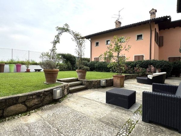 casa indipendente in vendita a Bergamo in zona Castagneta/Pianone