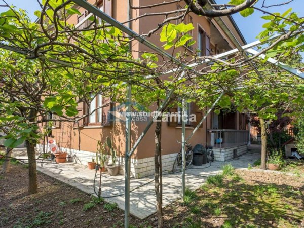 appartamento in vendita a Bergamo in zona Colognola