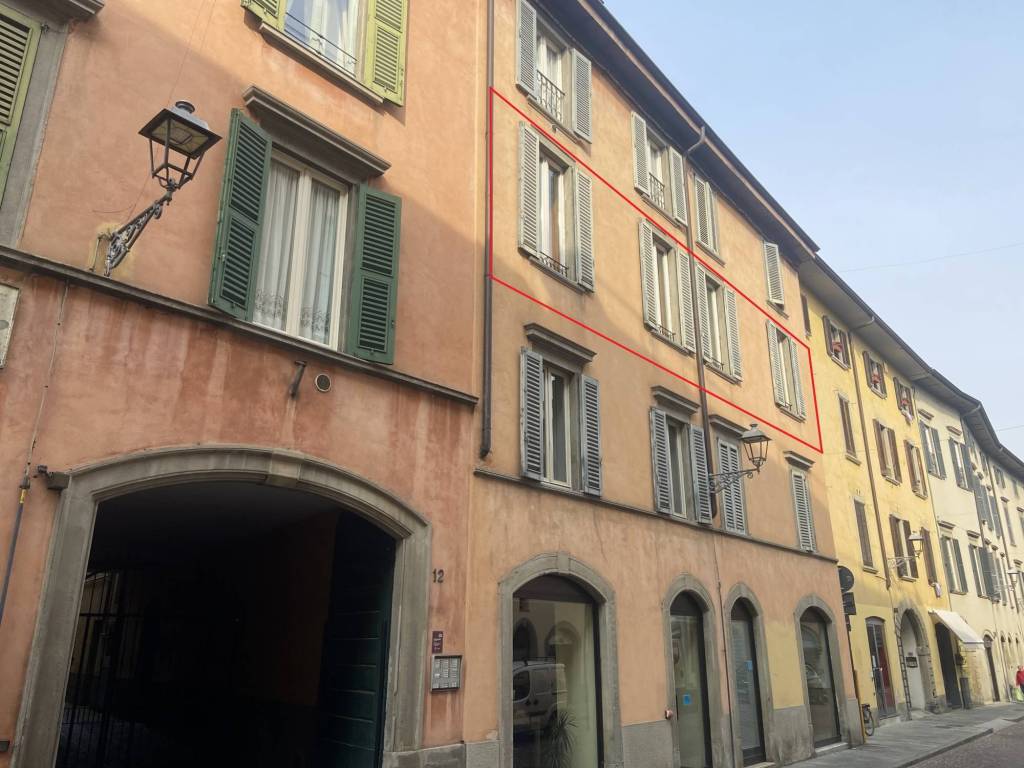 appartamento in vendita a Bergamo in zona Borgo Palazzo