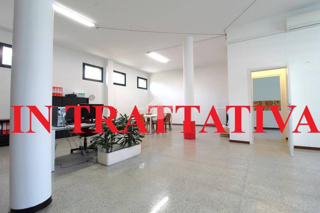 ufficio in vendita a Bergamo in zona Borgo Santa Caterina