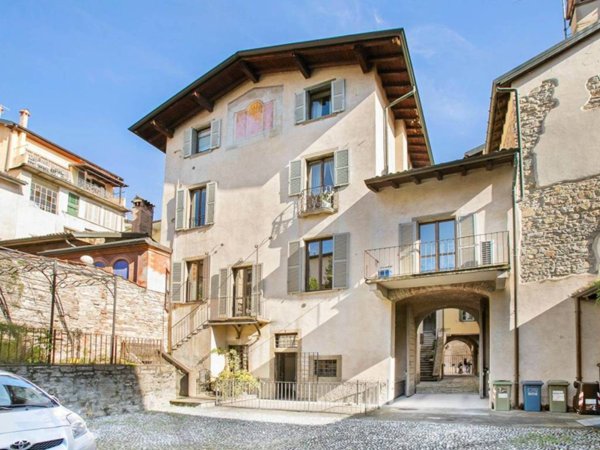 appartamento in vendita a Bergamo in zona Città Alta