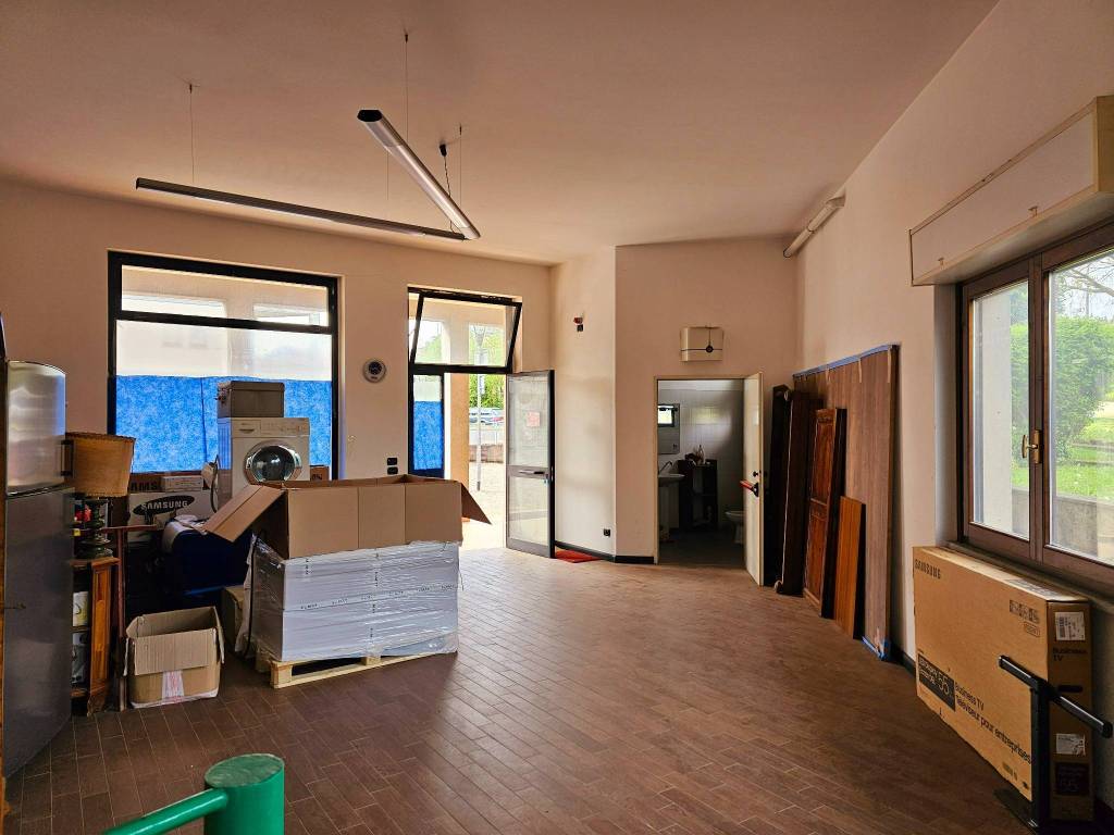 negozio in vendita a Bergamo in zona Valtesse/Valverde