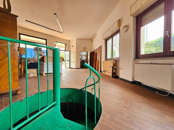 negozio in vendita a Bergamo in zona Valtesse/Valverde