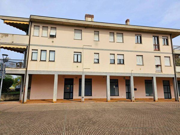 negozio in vendita a Bergamo in zona Valtesse/Valverde