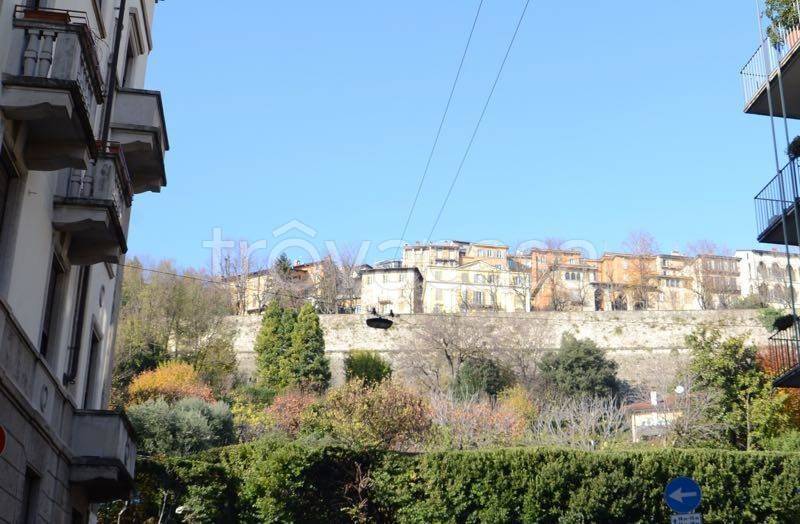 appartamento in vendita a Bergamo in zona Borgo Palazzo