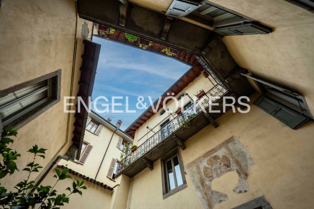 appartamento in vendita a Bergamo in zona Città Alta