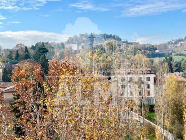 appartamento in vendita a Bergamo in zona Conca Fiorita