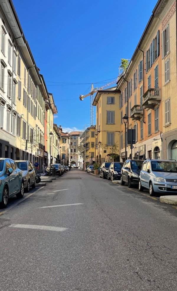 negozio in vendita a Bergamo in zona Bergamo Centro