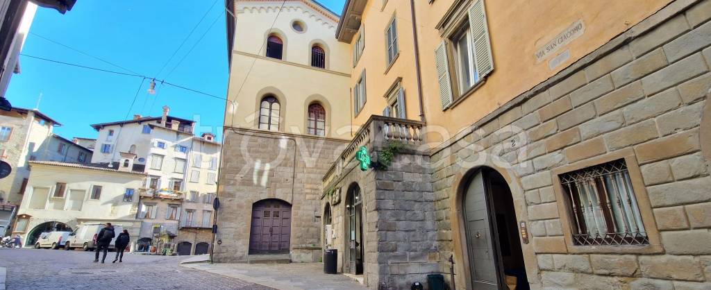 negozio in vendita a Bergamo in zona Città Alta