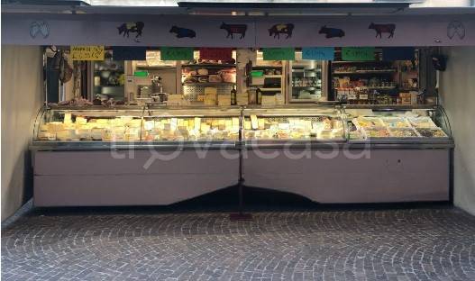 negozio in vendita a Bergamo in zona Bergamo Centro