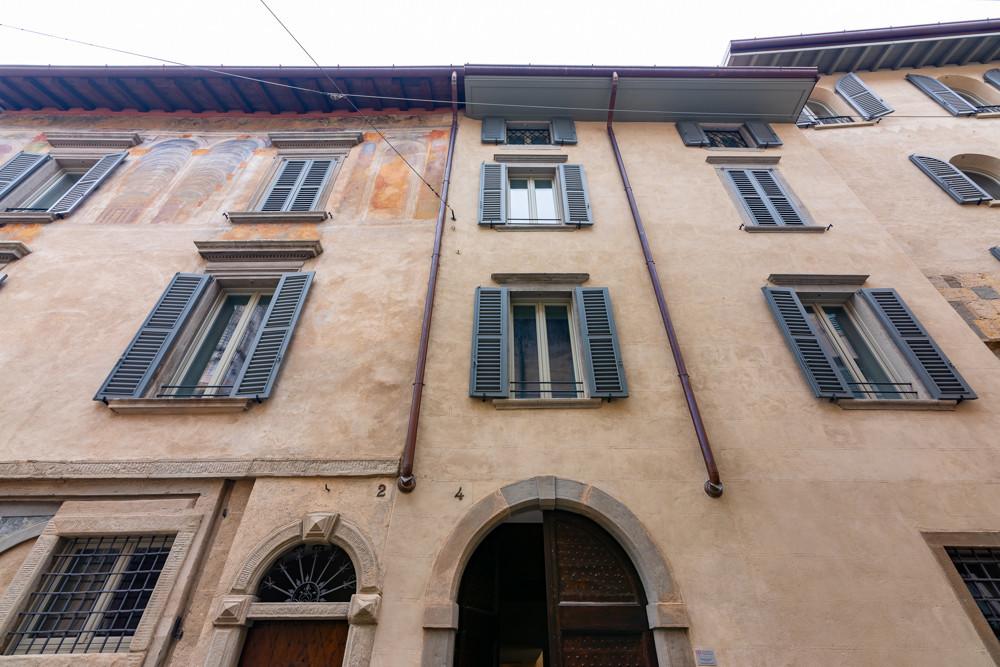 appartamento in vendita a Bergamo in zona Città Alta