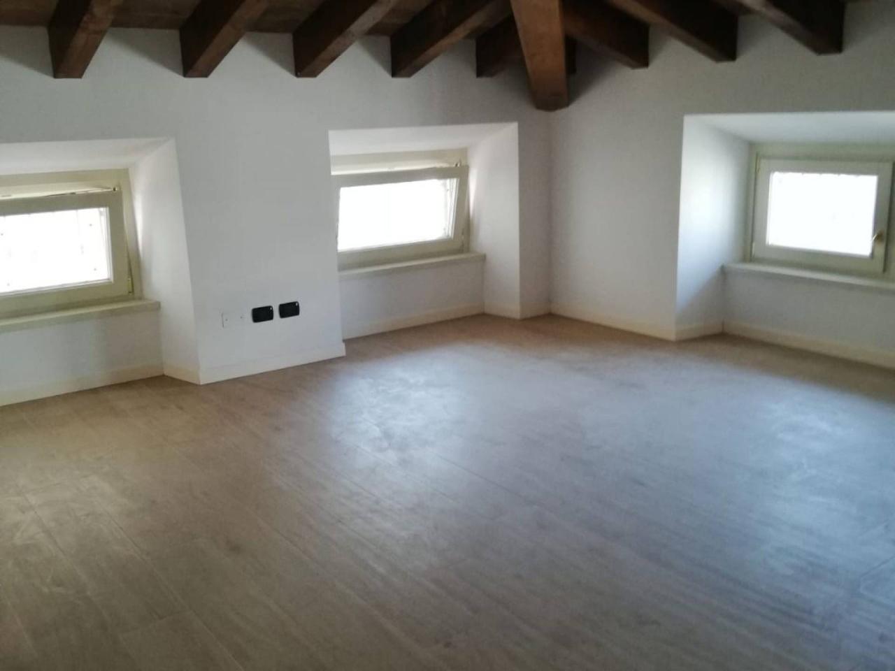 appartamento in vendita a Bergamo in zona Borgo Palazzo