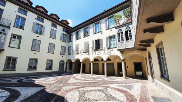 negozio in vendita a Bergamo in zona Città Alta