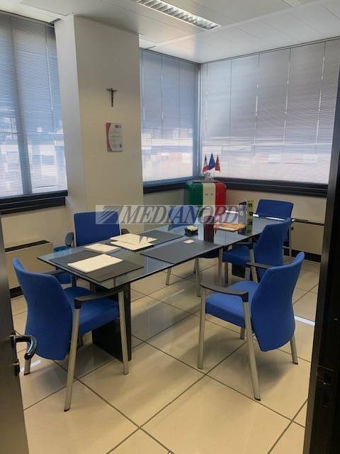 ufficio in vendita a Bergamo in zona Borgo Palazzo