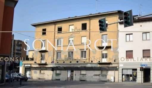 intera palazzina in vendita a Bergamo in zona Canovine