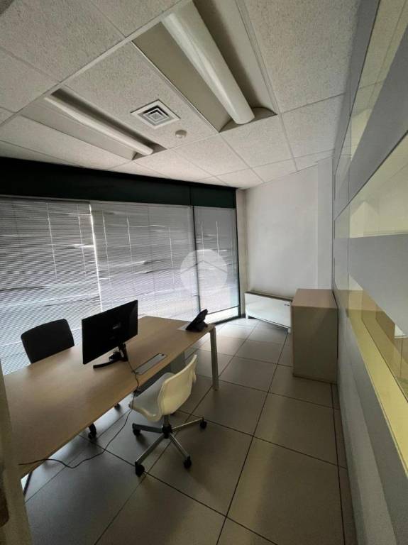 ufficio in vendita a Bergamo in zona San Giorgio