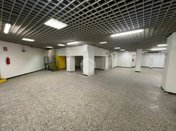 negozio in vendita a Bergamo in zona Bergamo Centro