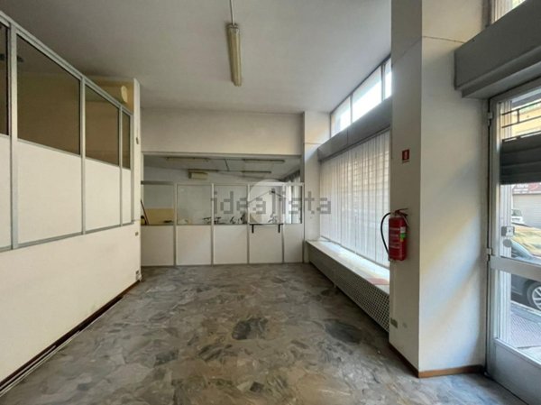 negozio in vendita a Bergamo in zona Bergamo Centro