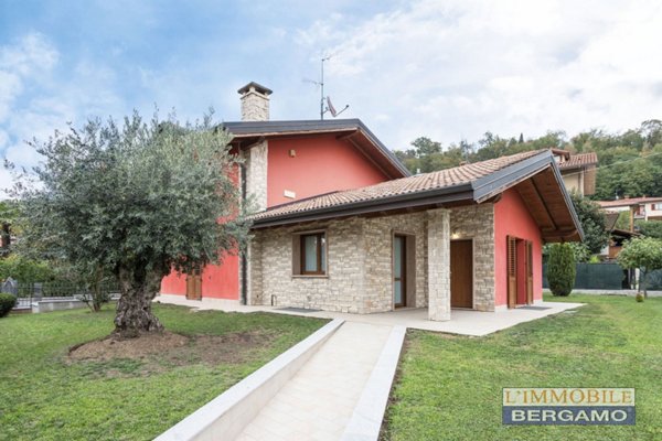 casa indipendente in vendita a Bergamo in zona Longuelo