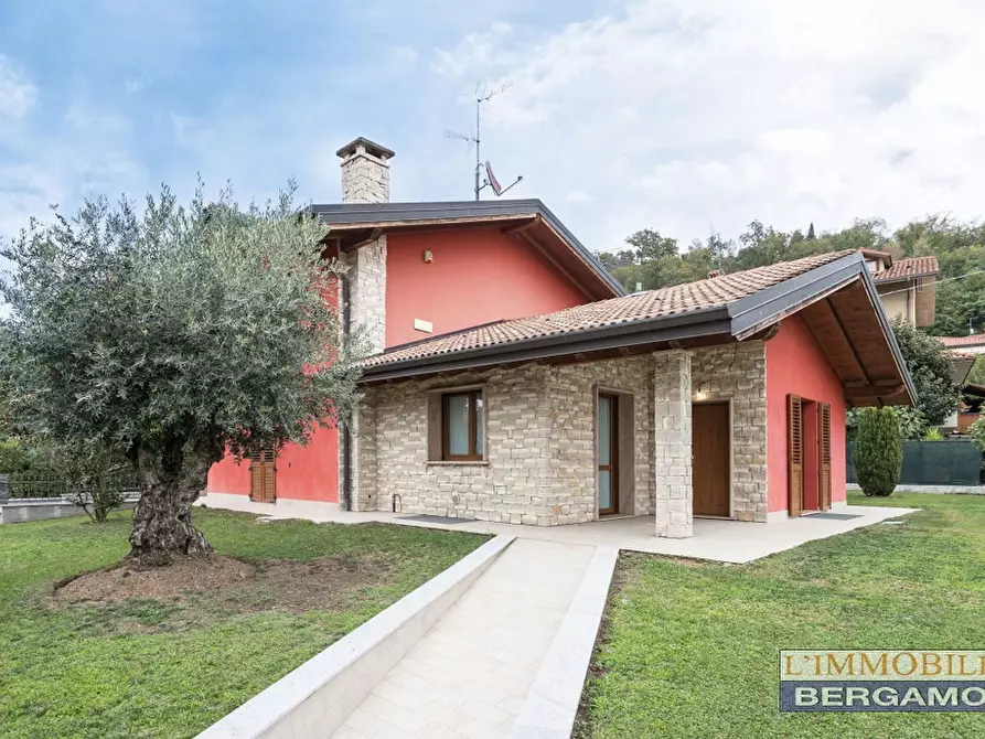 casa indipendente in vendita a Bergamo in zona Città Alta