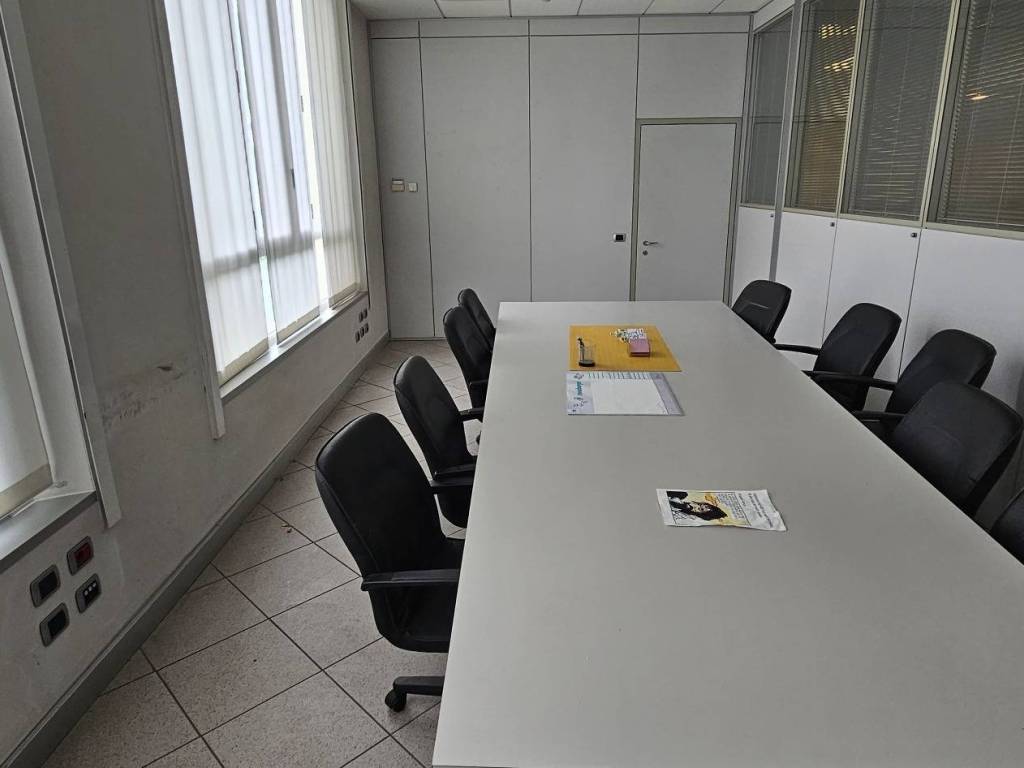 ufficio in vendita a Bergamo in zona Borgo Palazzo