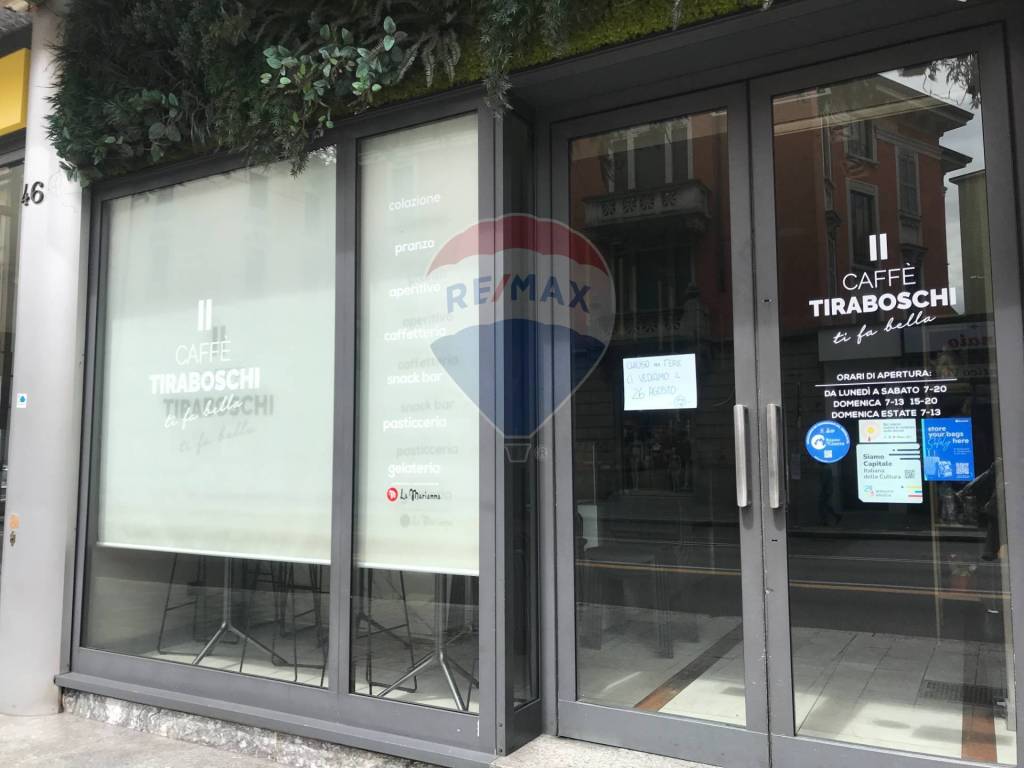 negozio in vendita a Bergamo in zona Borgo Palazzo