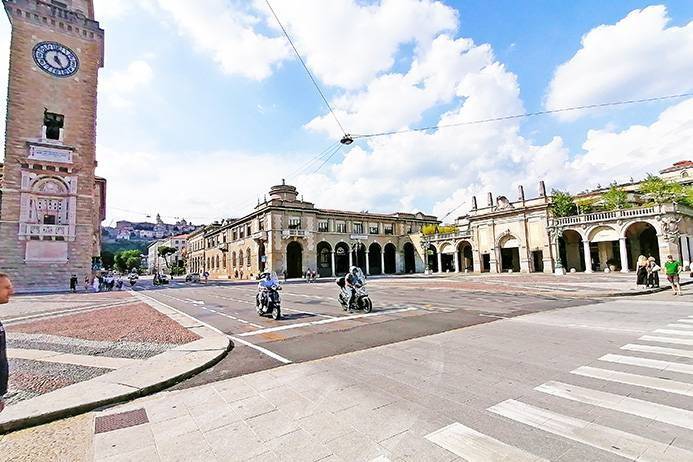 negozio in vendita a Bergamo in zona Borgo Palazzo